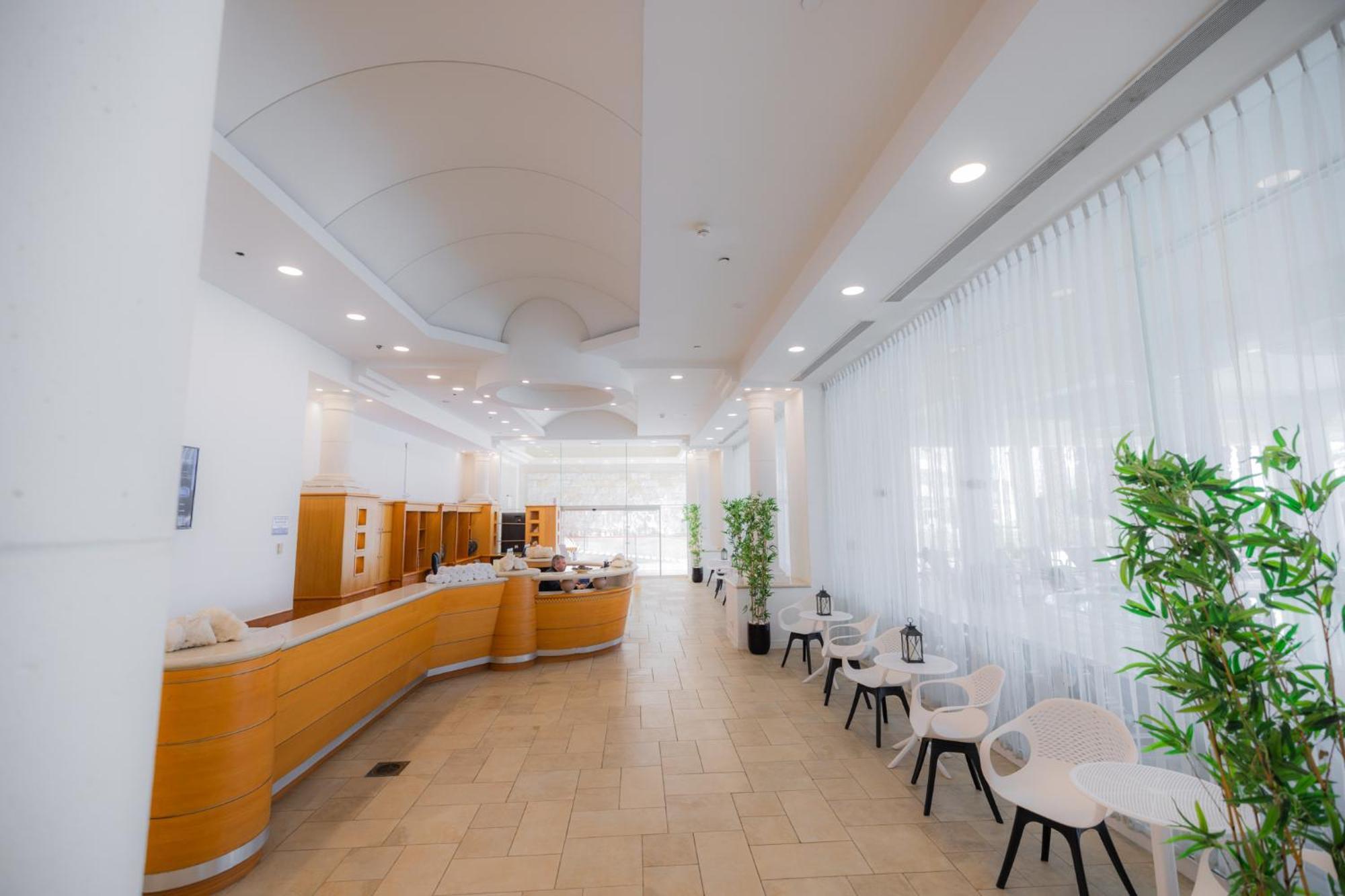 David Dead Sea Resort & Spa Ein Bokek Ngoại thất bức ảnh The lounge at the airport